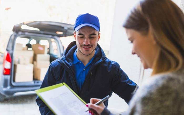 Quick and friendly shipping network in Canada